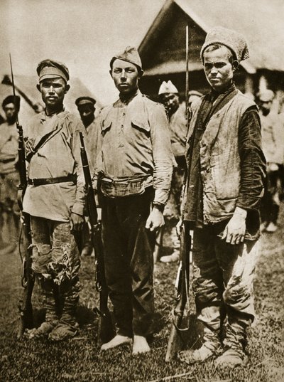 En drie, met een nieuw lied, kunnen een rijk omverwerpen (sepia foto) door Russian Photographer